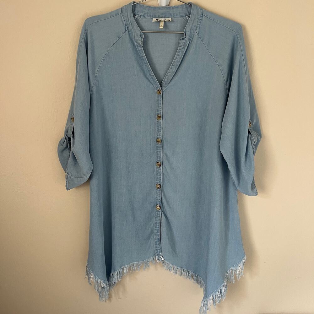 Hester & Orchard Chambray 3/4 Sleeve Button Down Blouse Asymmetrical Raw Hem